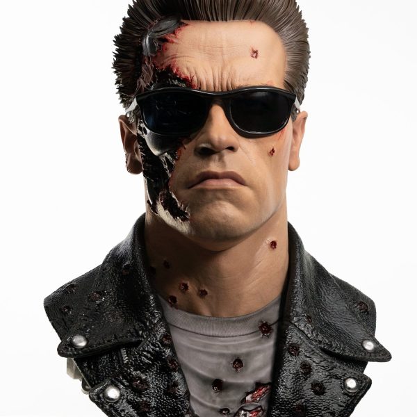 Battle-damaged T-800 bust from Terminator 2: Judgment Day, featuring exposed endoskeleton and bullet holes